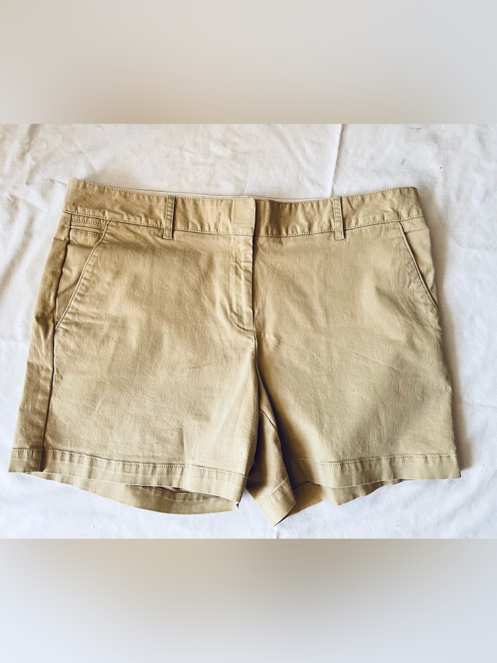 Lands’ End khaki Chino shorts size 12/ inseam 5 inches/ low rise